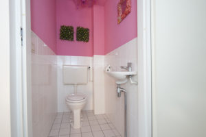 Onmisbare-tips-huis-verkopen-toiletruimte-toilet-netjes